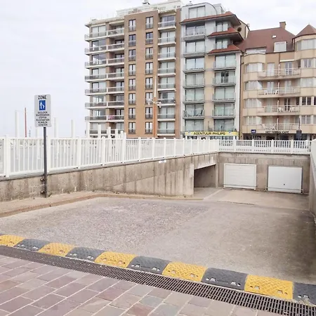 Near Marina דירה *